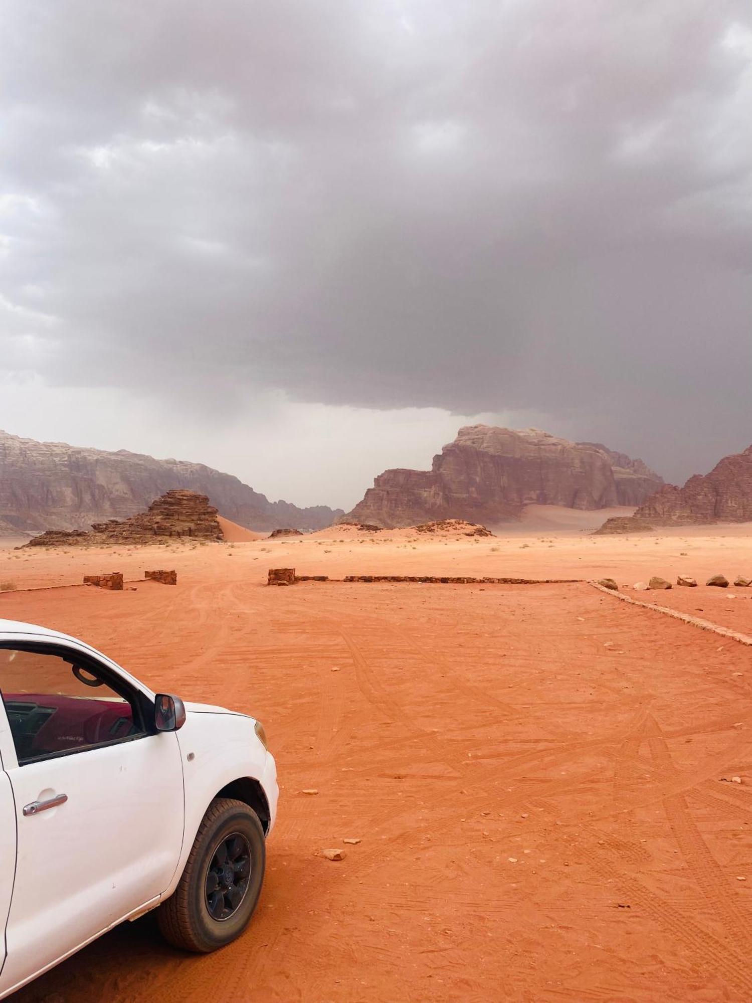 Desert Hawk Otel Ram Vadisi Dış mekan fotoğraf